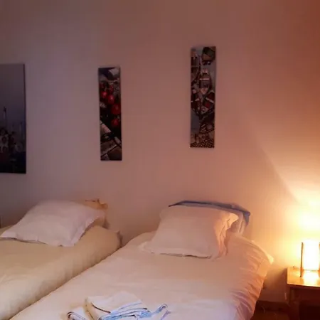 Les Hortensias Gr 34 - D'hotes Bed & Breakfast